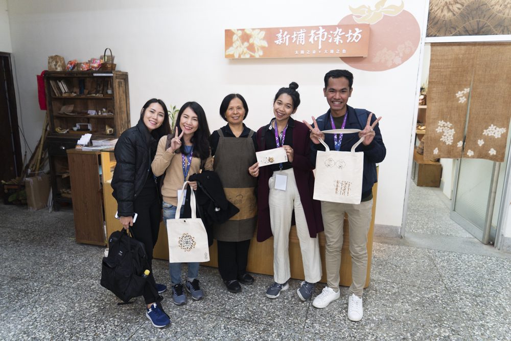 社區觀光亞洲航空來台灣踩點參訪新埔柿染坊