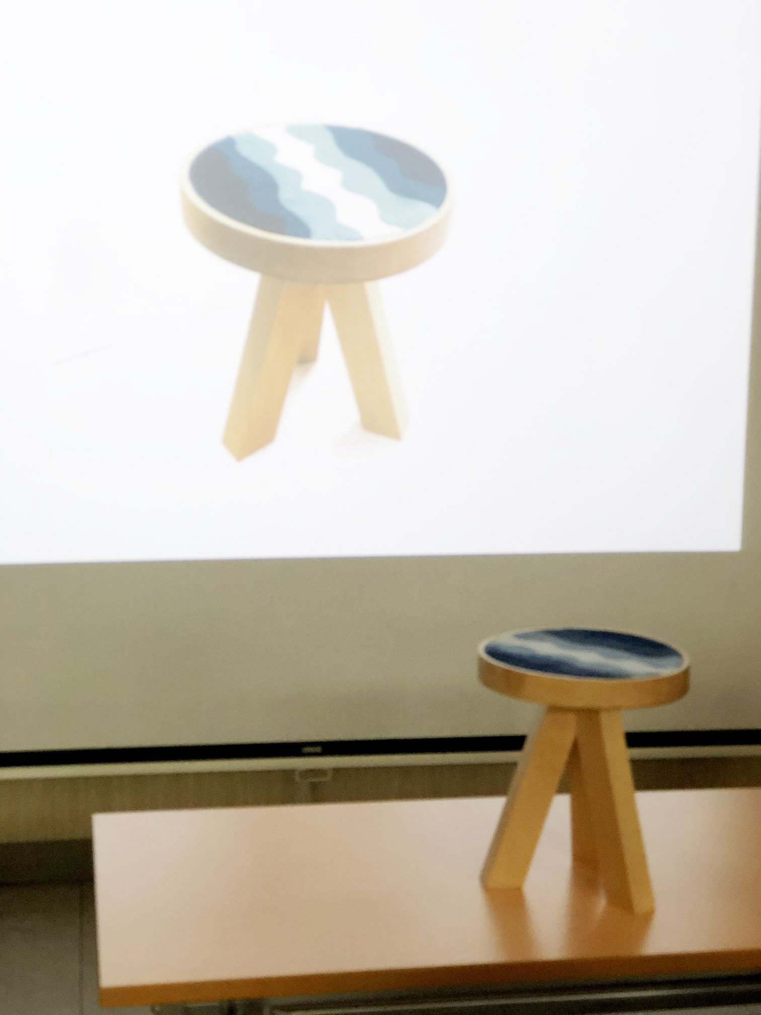使用當地植物染料的天然染色產品,展示永續工藝與本土文化結合的美學。
